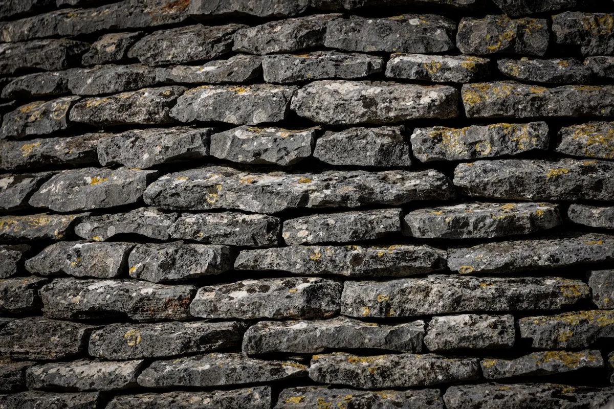 A Checklist for Inspecting Stone Masonry Before Winter